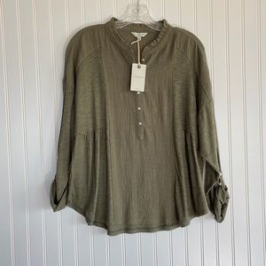 Lucky Brand top SIZE MEDIUM